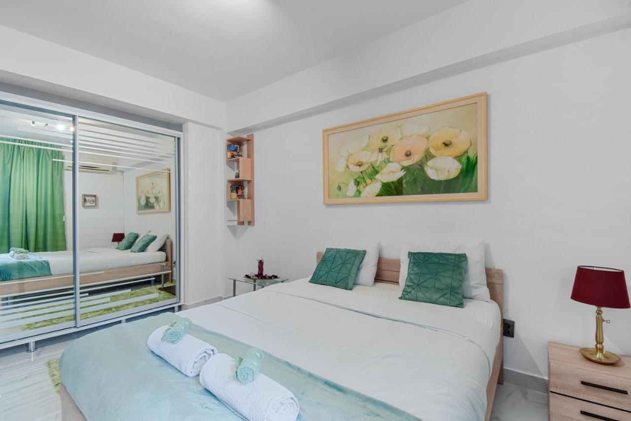 Central Studio Emerald Apartment Bucharest Exterior photo